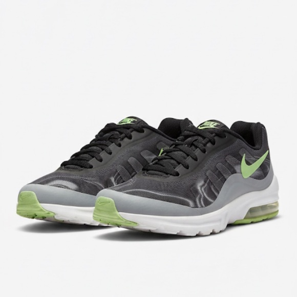 Nike Air Max Invigor Black Running Shoes - Picture 1 of 8
